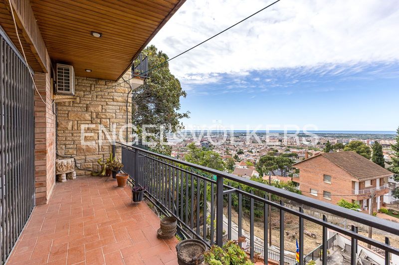 Foto d1ec3455-1074-4b42-86f3-ea080830cce8. Casa amb calefacció aparcament a Torrent Ballester Viladecans