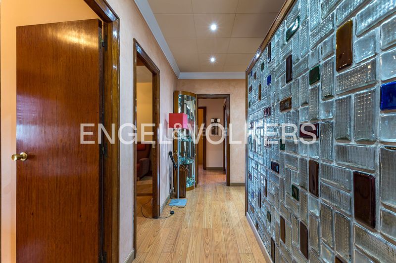 Foto d3c85a9d-e991-4389-870c-32d21a3673d5. Casa amb calefacció aparcament a Torrent Ballester Viladecans