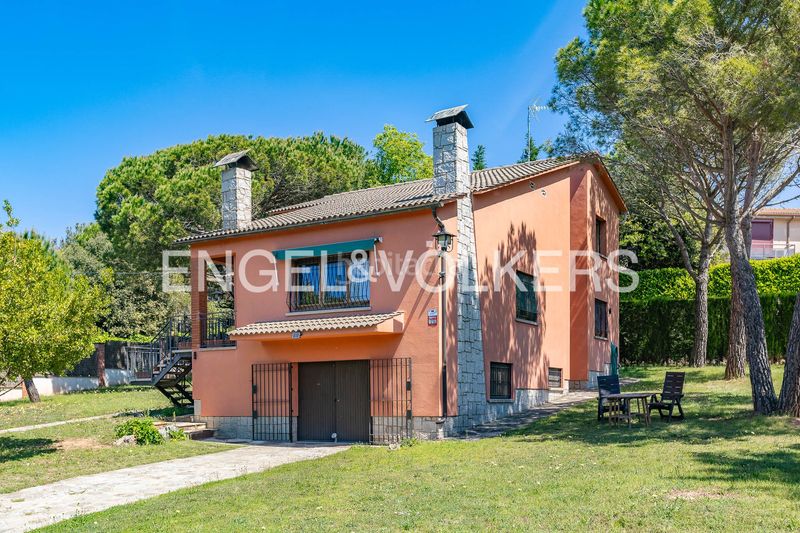 Foto afbf0001-733d-4c82-8f99-3e59ca0b6fec. Casa amb calefacció aparcament a Moià