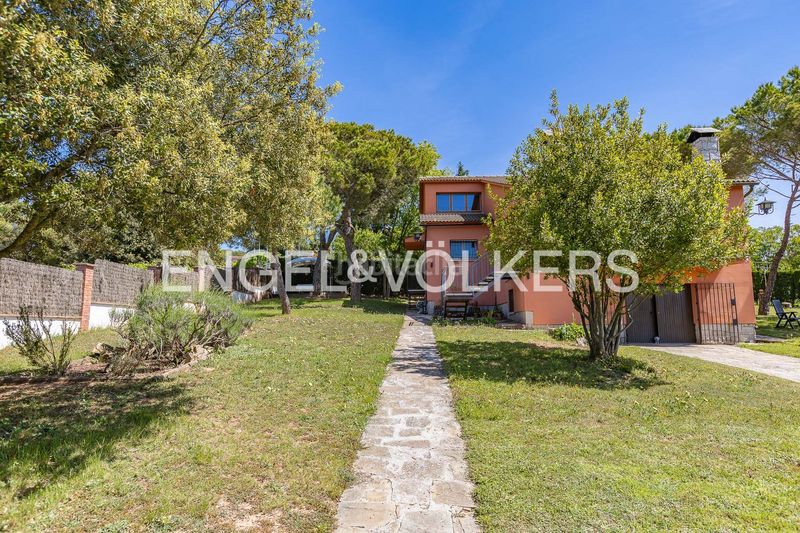 Foto b65c4f20-3950-425c-8ced-c80fb4bb6bf6. Casa amb calefacció aparcament a Moià