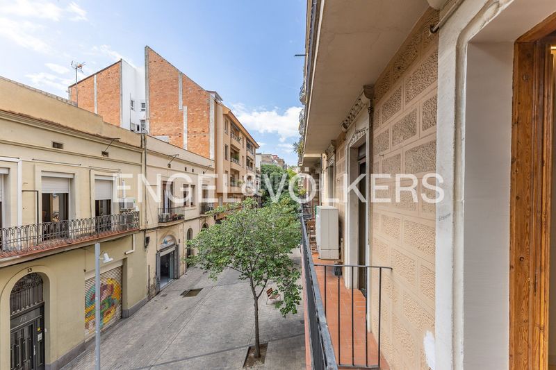 Foto fb7d69a3-2e8d-4d1d-9bf2-b395bacfd1a9. Pis amb calefacció a El Poble Sec - Parc de Montjuïc Barcelona