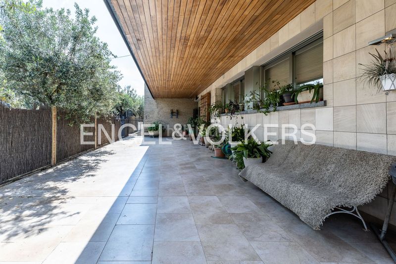 Foto 5ca2f233-1608-446e-9787-59ec9e900e10. Casa amb calefacció aparcament piscina a Canovelles