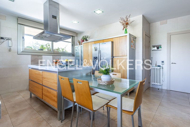 Foto aa28ba3d-0bbf-49a6-a202-85b48d3ea991. Casa amb calefacció aparcament piscina a Canovelles