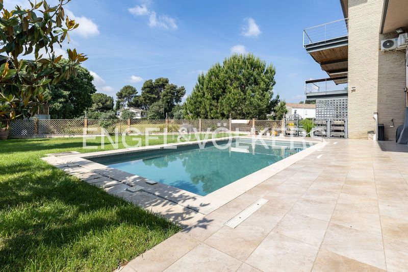 Foto afcb7a2d-6953-4d5a-9d19-7a8845a7634f. Casa amb calefacció aparcament piscina a Canovelles