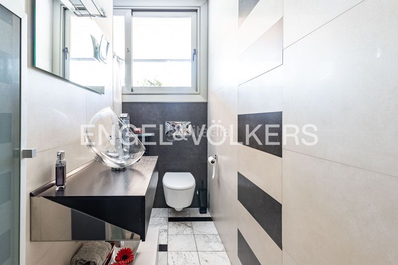Foto b9cb66c8-a4fa-4d9b-98dc-98e48f68d185. Casa amb calefacció aparcament piscina a Canovelles