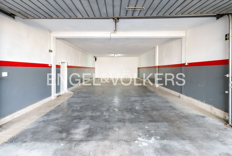 Foto d0d94fb3-45f0-43b8-96a1-725c9a32d9f9. Casa amb calefacció aparcament piscina a Canovelles