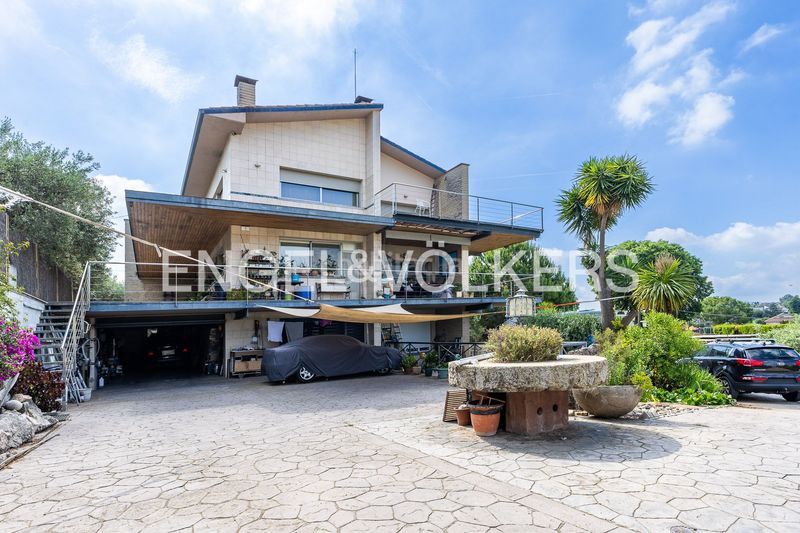 Foto e1c252ac-f177-40a8-bdcf-153aed815b19. Casa amb calefacció aparcament piscina a Canovelles