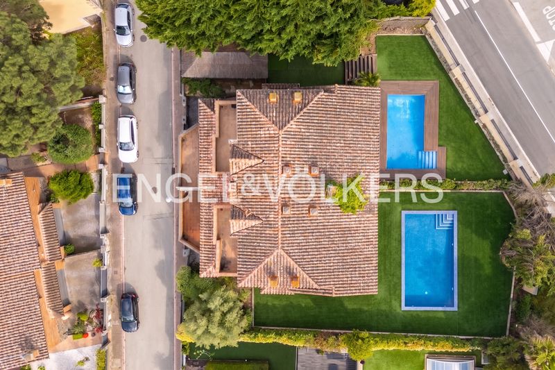 Foto a12399d9-dc94-4c48-8c54-b7685f66f758. Casa amb calefacció aparcament piscina a Dosrius poble Dosrius
