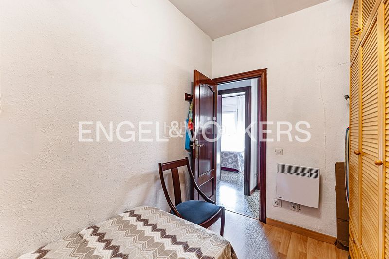 Foto 230c6ff2-962c-4b3d-840c-d3e485d2b6bd. Pis amb calefacció a Guinardó Barcelona