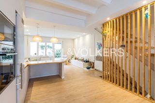 Casa a Centre-Can Nadal. Casa con luz, encanto y calidez en el corazón de sant feliu