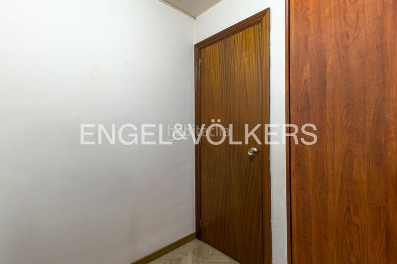 Foto 37d83a7c-624f-425d-b93e-f8b44acde0c9. Pis amb calefacció aparcament a La Nova Esquerra de l´Eixample Barcelona