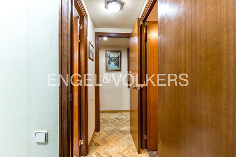 Foto 798f4892-a6a9-4d75-9e47-76a3d59f36e7. Pis amb calefacció aparcament a La Nova Esquerra de l´Eixample Barcelona