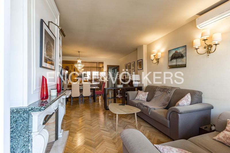 Foto be077372-6251-4d3a-a998-ecec299858b8. Pis amb calefacció aparcament a La Nova Esquerra de l´Eixample Barcelona