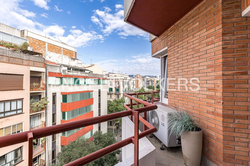 Foto c4bca4ea-f867-4276-a890-25292df5cd93. Pis amb calefacció aparcament a La Nova Esquerra de l´Eixample Barcelona