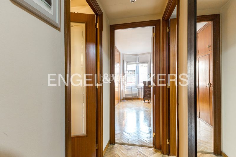Foto d0f12d88-c82f-45c3-9517-e8f9ff6e81ba. Pis amb calefacció aparcament a La Nova Esquerra de l´Eixample Barcelona