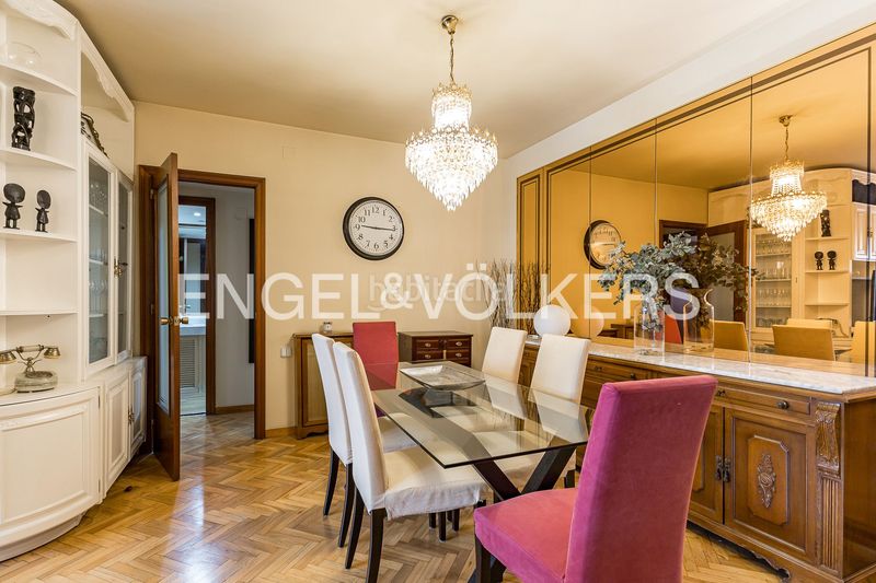 Foto fda707ac-5b3a-4c52-a815-e33d0b42efbd. Pis amb calefacció aparcament a La Nova Esquerra de l´Eixample Barcelona
