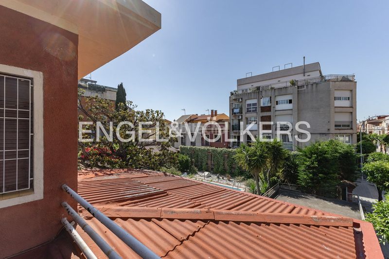 Foto 3be4d85a-582b-4a73-9792-b2dec1e49953. Casa amb calefacció aparcament piscina a Centre Prat de Llobregat (El)