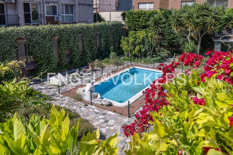 Foto e5866515-68ad-4486-8209-3d84803ac053. Casa amb calefacció aparcament piscina a Centre Prat de Llobregat (El)