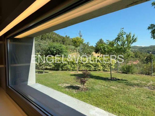 Foto ba87b12c-7974-4265-865a-00dbd336b5e4. Casa amb calefacció aparcament a Callús