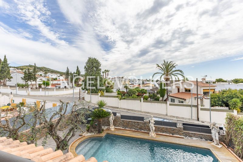 Foto 85956e6d-ed77-448a-8bd9-abe78548604f. Casa amb calefacció aparcament piscina a Mas Mel Calafell