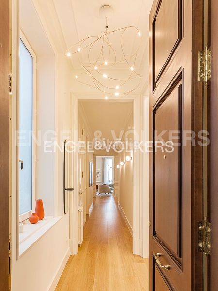Foto a1c304f5-9dd3-4c2c-b1f6-a8e067b68a44. Pis amb calefacció piscina a Dreta de l´Eixample Barcelona