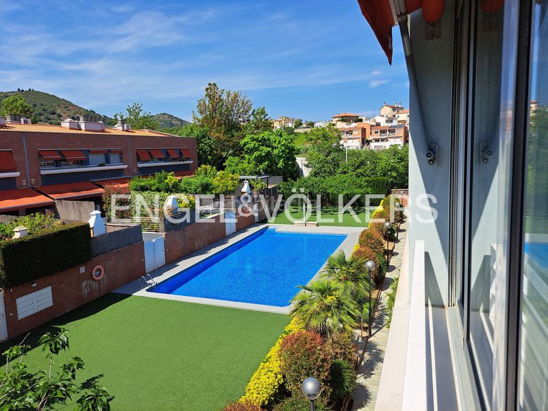 Foto 5f788dee-37ce-4a91-8b30-19fa6c471dd6. Casa adossada amb calefacció aparcament piscina a Calella