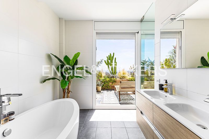 Foto fe2f2826-27ef-4e41-9eb7-aef075dd2d0a. Casa amb calefacció aparcament piscina a Vallpineda-Santa Bàrbara Sitges