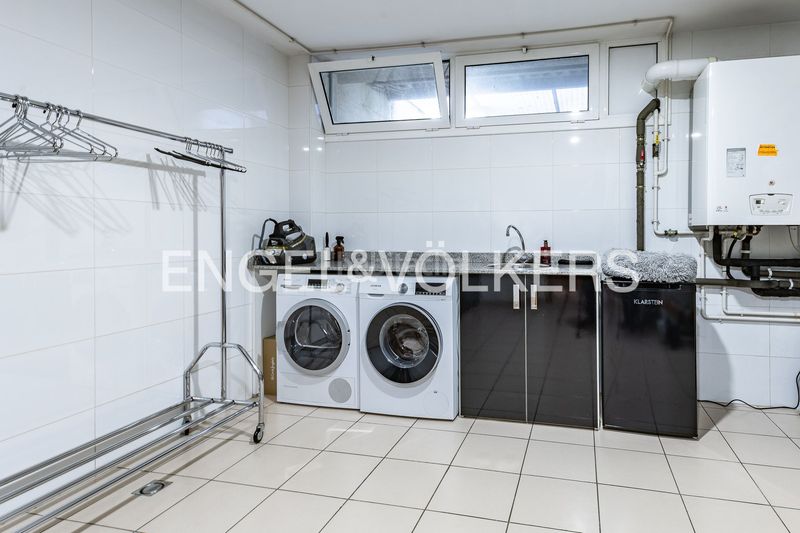 Foto 4265f75b-d4e0-4243-8e44-831634e63619. Casa amb calefacció aparcament piscina a Vilassar de Dalt