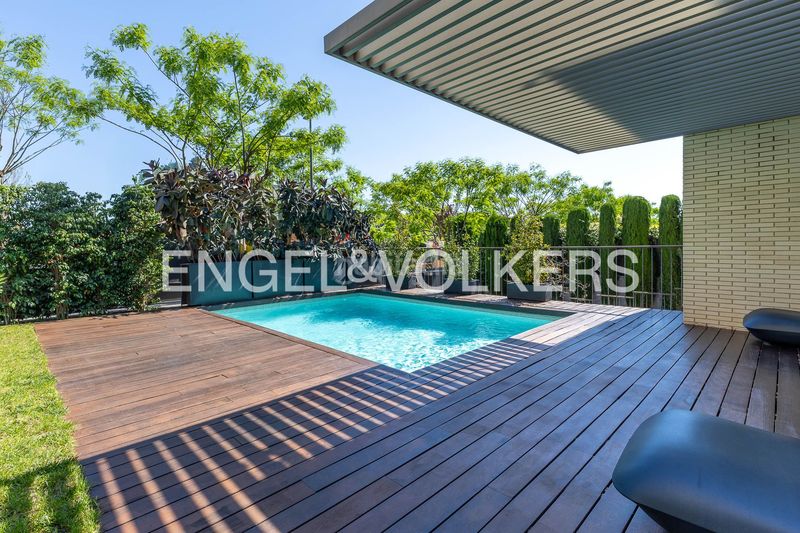 Foto 5d4e5bf7-3ccd-49bb-babc-bdf920150632. Casa amb calefacció aparcament piscina a Vilassar de Dalt