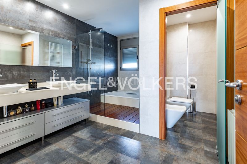 Foto a0caa6b6-41f9-4060-9e37-030e126de9dd. Casa amb calefacció aparcament piscina a Vilassar de Dalt