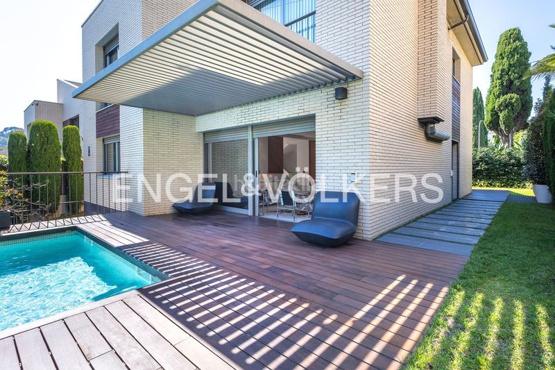 Foto ecfb23dd-799d-4a1a-a8b4-9fdf8c11d178. Casa amb calefacció aparcament piscina a Vilassar de Dalt