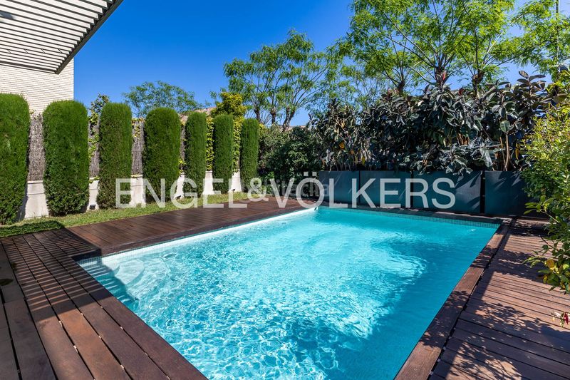 Foto fc3e1f3d-8e65-40ee-b10a-793134445eec. Casa amb calefacció aparcament piscina a Vilassar de Dalt