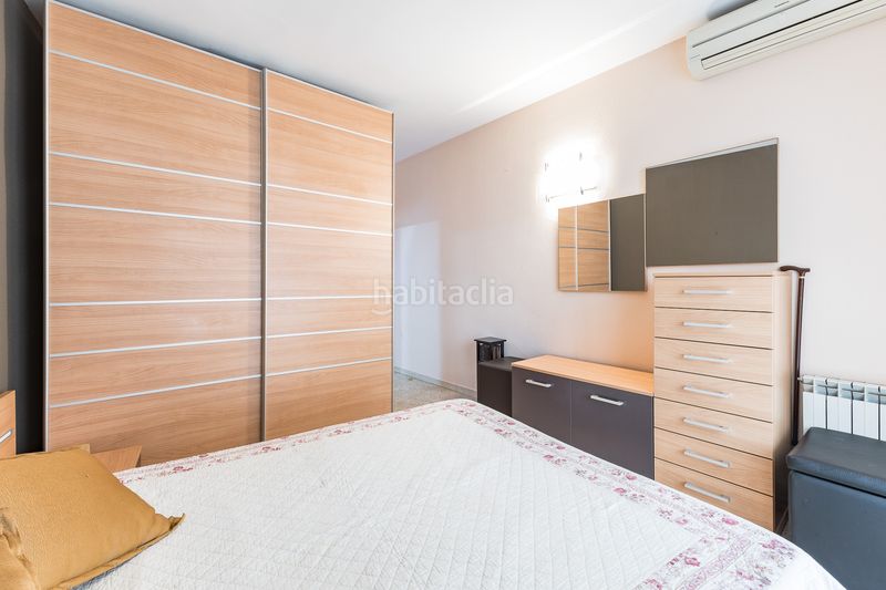 Foto 2f0c5c4f-7b84-4d9c-b8a8-a5596a9b1ab3. Pis amb calefacció aparcament a La Teixonera Barcelona