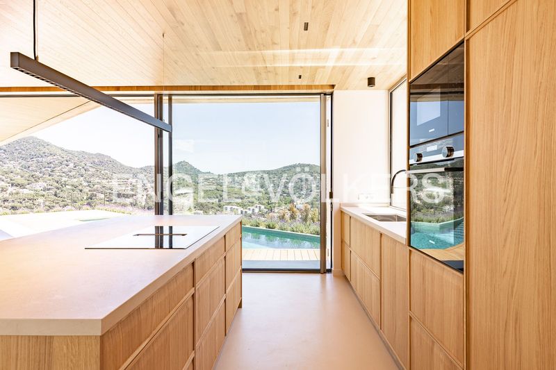 Foto fa527c77-c2d7-4252-9b70-179f04f74d24. Casa amb calefacció aparcament a Cabrils