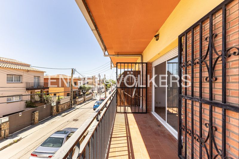 Foto 45a2e8c7-9750-4de3-bb32-190e9c6ae6c5. Casa amb calefacció aparcament a Banyeres Premià de Mar