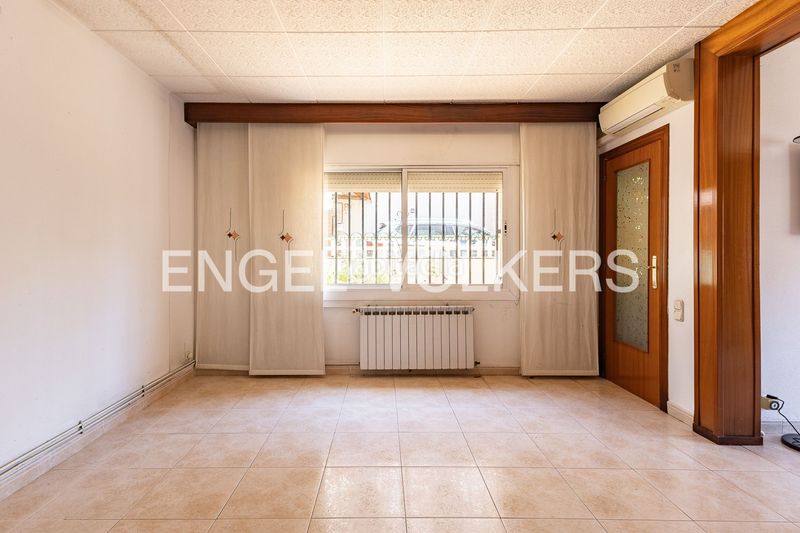 Foto 5e39d227-4ed9-44ea-812f-e987f3ef37b5. Casa amb calefacció aparcament a Banyeres Premià de Mar
