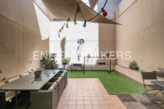 Pis a Collblanc. Increíble piso con terraza en lhospitalet