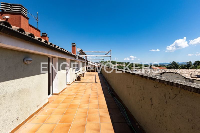 Foto 4b638258-259e-4090-9967-e231a0d0e86c. Pis amb calefacció aparcament a Tona