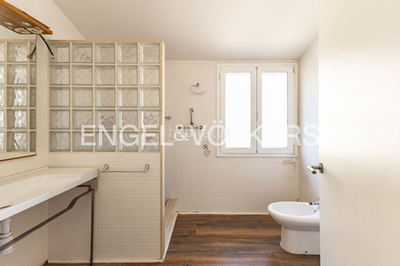 Foto fd912b87-bb39-42d0-a386-3dee99aed0f2. Pis amb calefacció aparcament a Tona