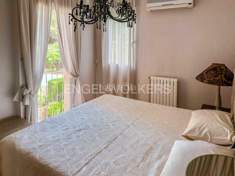 Foto f8278266-c218-481a-aabf-d1b841b60868. Casa amb calefacció aparcament piscina a Gava Mar Gavà
