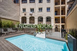 Lloguer Pis a Raval. Piso de lujo con piscina cerca de plaza cataluña