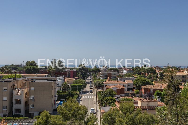 Foto 55f14576-cf3c-47e2-b37e-206778d271fa. Dúplex amb calefacció a Can Bou Castelldefels