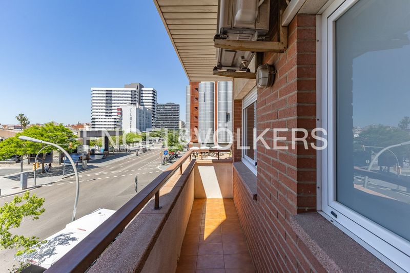 Foto 41605284-2a0d-4a81-ba6f-febc5a969fa2. Pis amb calefacció aparcament piscina a Sant Ramon - Maternitat Barcelona