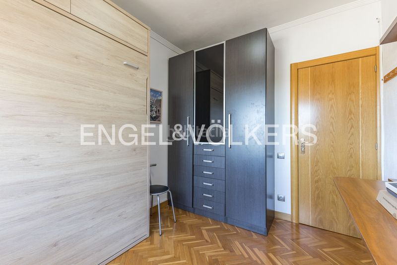 Foto a8a5e803-b62d-4875-b4b4-c54e5712ebc8. Pis amb calefacció aparcament piscina a Sant Ramon - Maternitat Barcelona