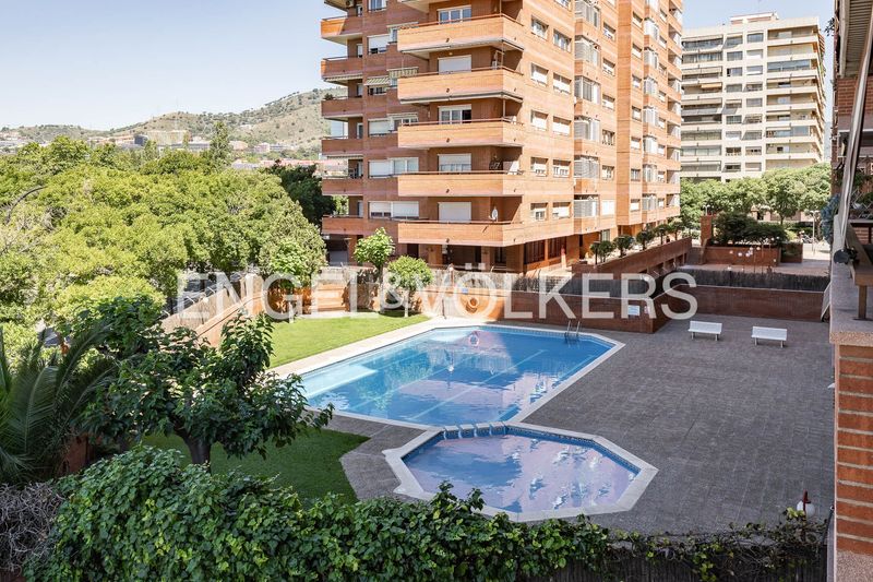 Foto b950041c-12d7-445d-ba3d-95cafb2d865e. Pis amb calefacció aparcament piscina a Sant Ramon - Maternitat Barcelona