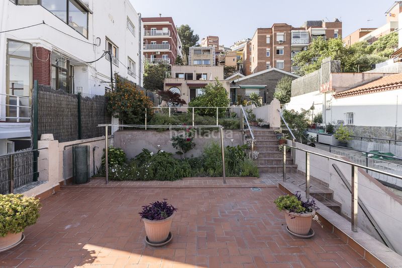 Foto 0dea380e-2fb7-4479-8099-02037b06a115. Casa amb calefacció aparcament a La Font d´en Fargues Barcelona