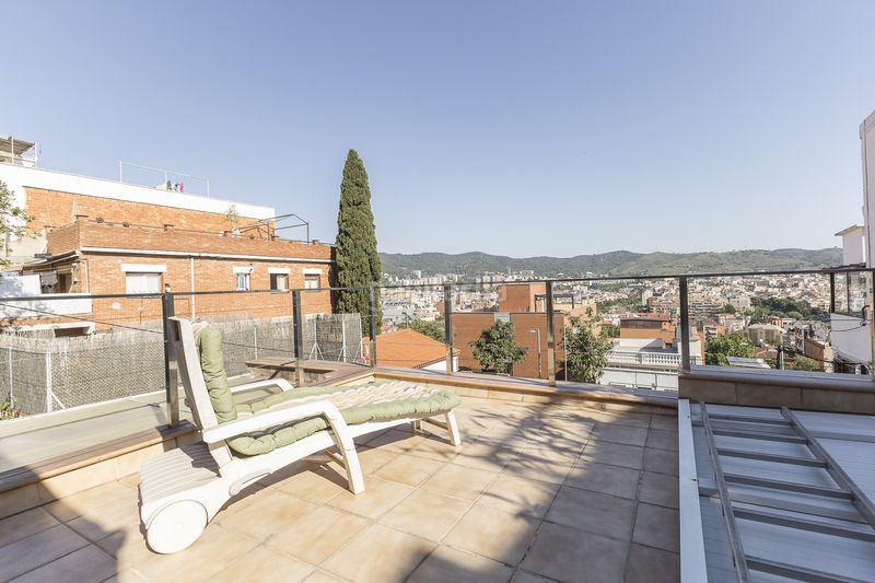 Foto 4dfe83b9-44ae-4f5d-a4de-cda5df486817. Casa amb calefacció aparcament a La Font d´en Fargues Barcelona