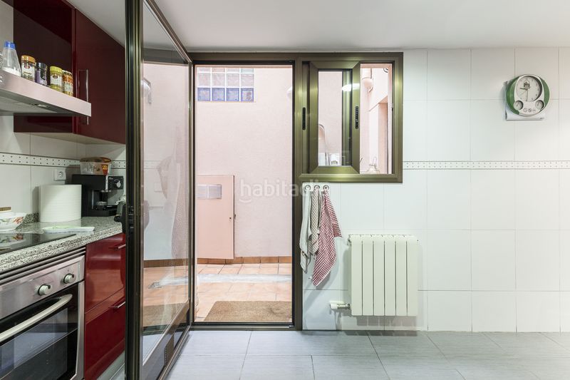 Foto 51ea6055-94b8-4514-aaa1-9662c2065e9c. Casa amb calefacció aparcament a La Font d´en Fargues Barcelona