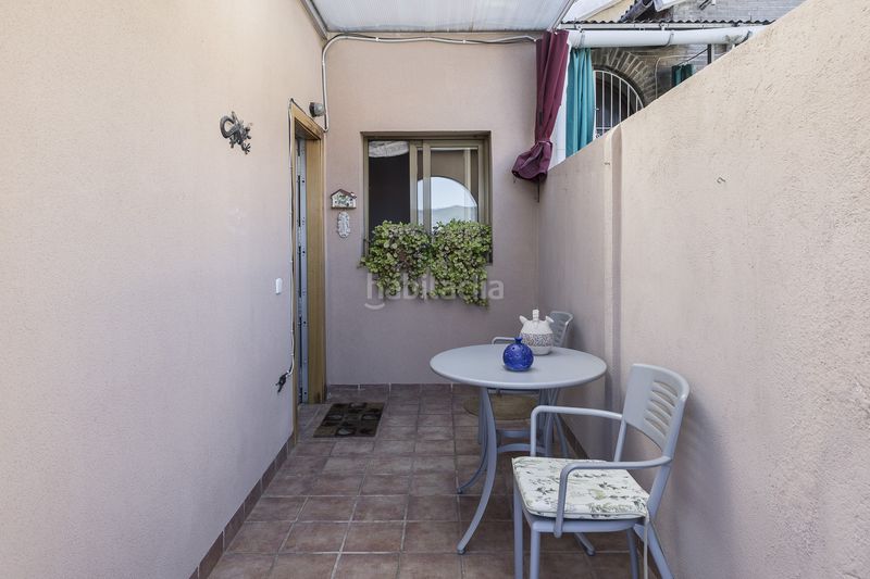 Foto 5b318cc6-0a4a-4b24-b2cc-6abc2d2e6891. Casa amb calefacció aparcament a La Font d´en Fargues Barcelona