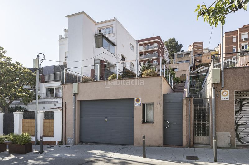 Foto cd47c7c1-d925-4b3d-9308-40c3767942aa. Casa amb calefacció aparcament a La Font d´en Fargues Barcelona
